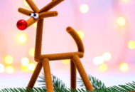扭扭棒圣诞驯鹿：红鼻子的点缀技巧
